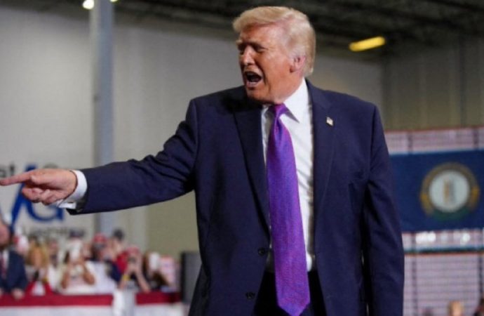 Trump Says Iran ‘Desperate’ For Deal As Tehran Denies Negotiations Amid Escalating War