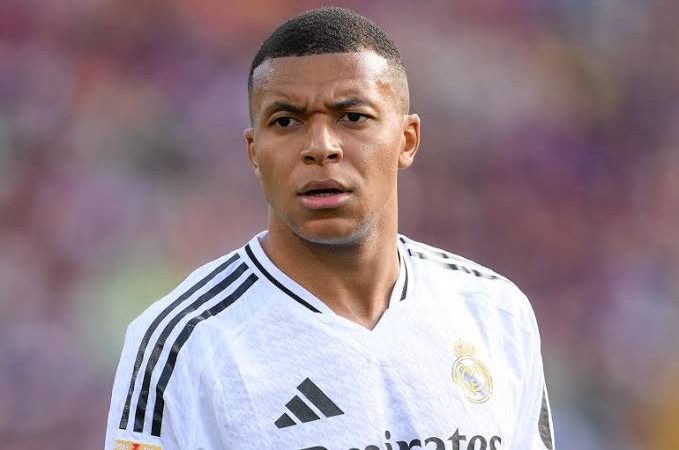 Mbappé Denies Reports of Misdiagnosed Knee Injury at Real Madrid