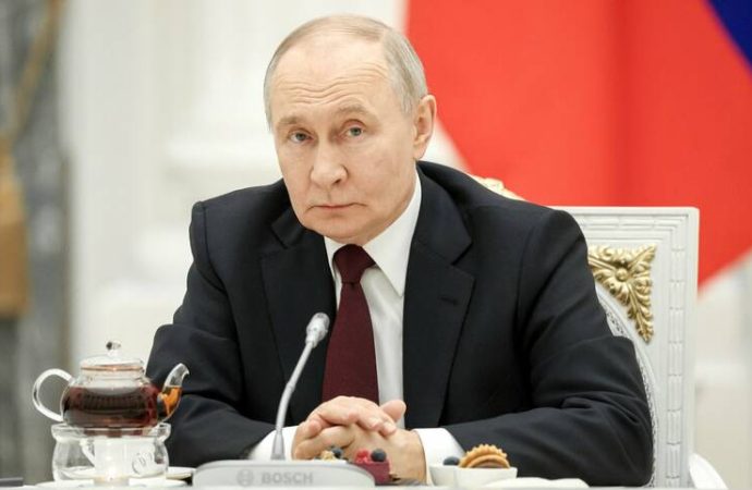 Putin Backs Iran, Pledges Support For Middle East Peace Push